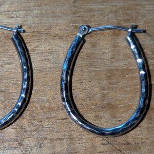14K White Gold Pierced Oval Hoop Earrings